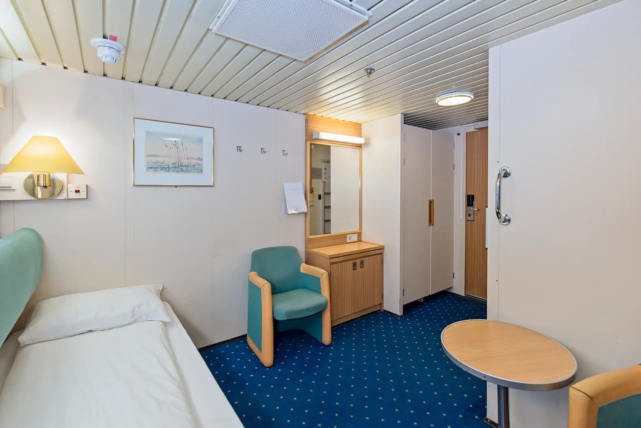 Accessible cabin on lower deck with window