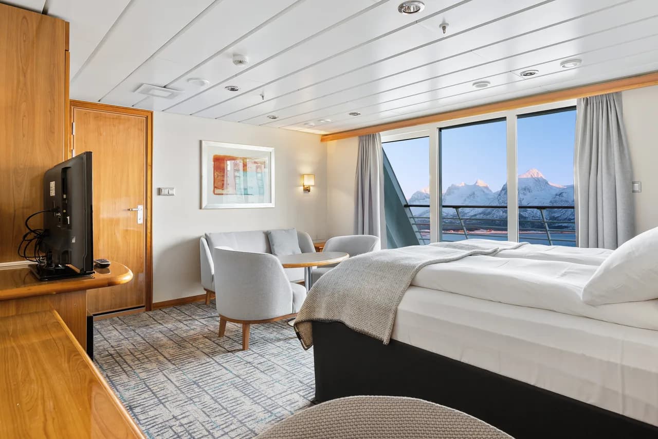 Suite on middle deck with balcony