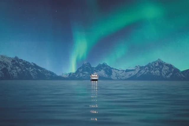 Follow the Northern Lights – Finland to Norway (Autumn 2026–Winter 2027)