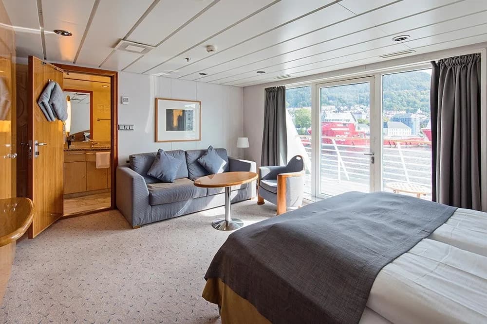 Suite on middle deck with balcony