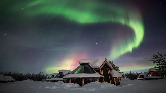 Savour the Northern Lights on The Arctic Line - South