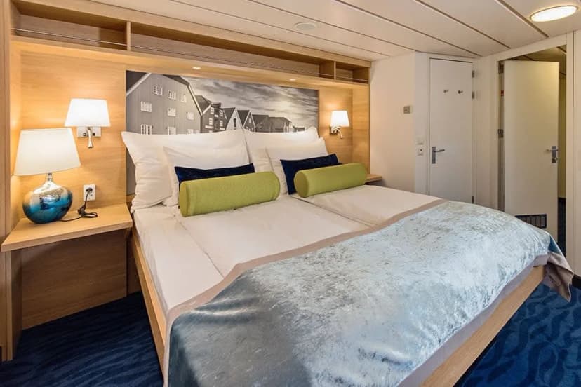 Expedition Suite
