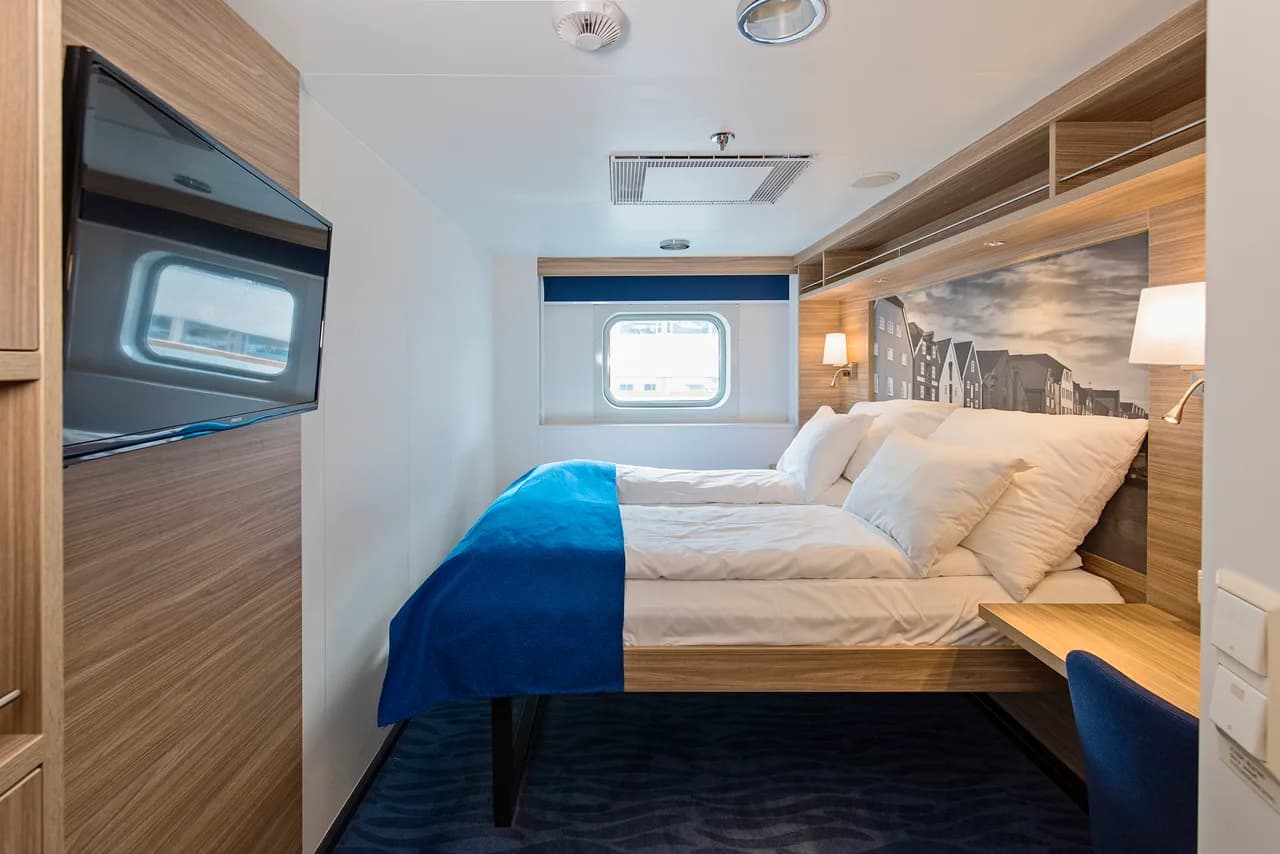 Double on promenade deck with window