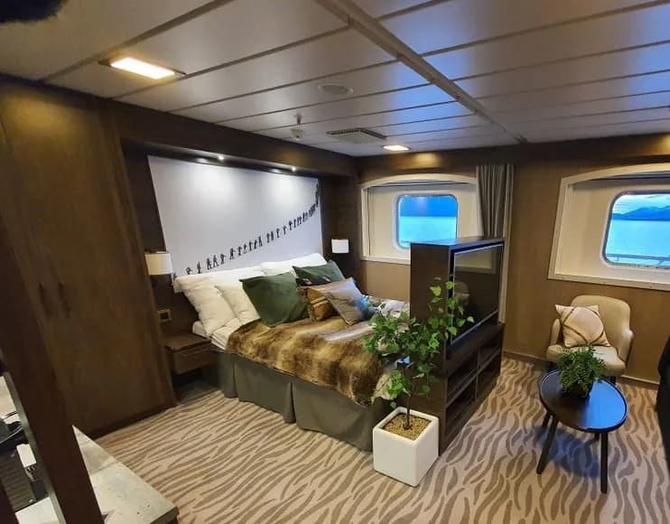 Mini suite on upper deck
