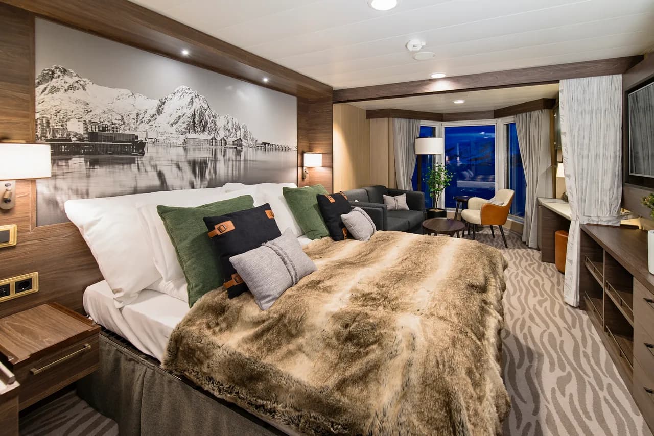Two-bed suite on upper deck