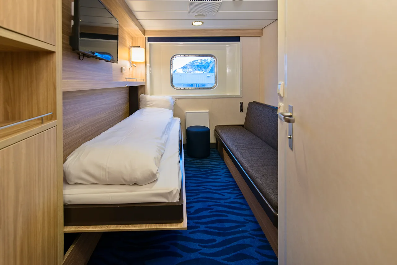 Twin on lower, promenade or upper deck with window
