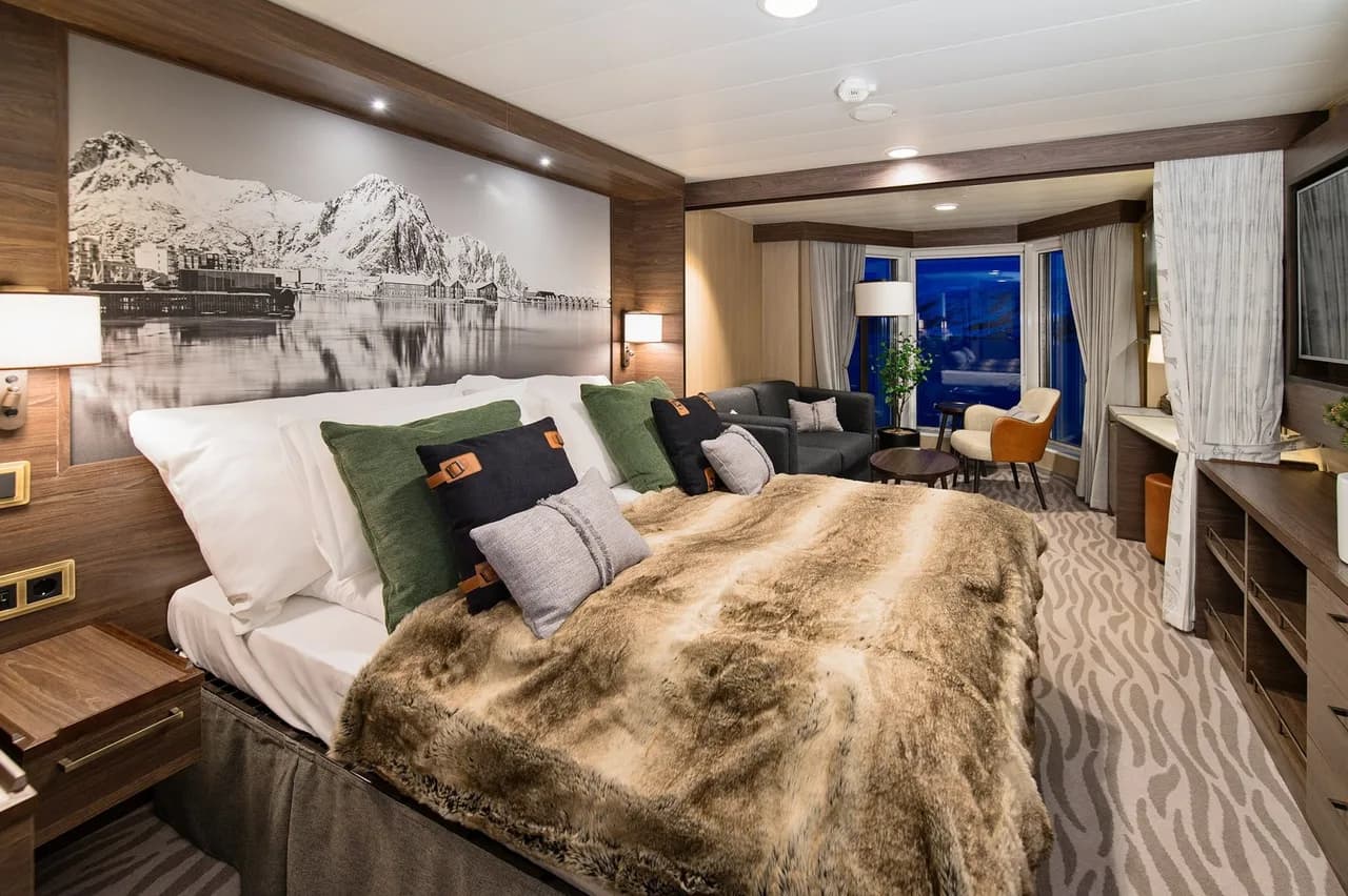 Two-bed suite on upper deck