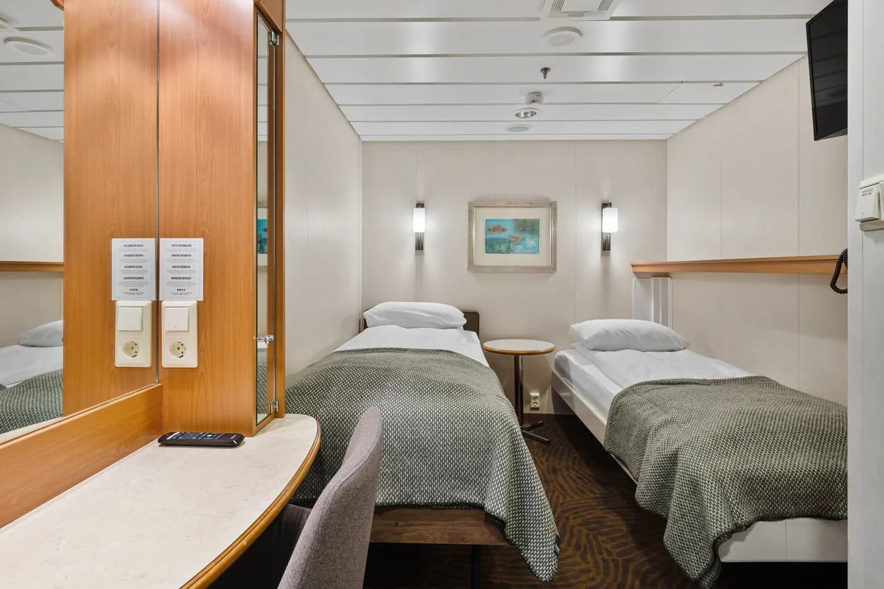 Unspecified Polar Inside cabin