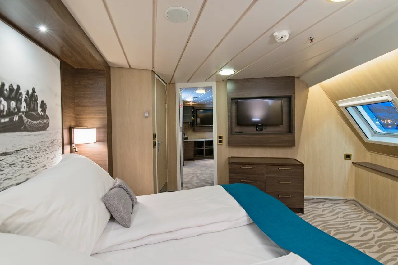 Two-bed suite on promenade deck
