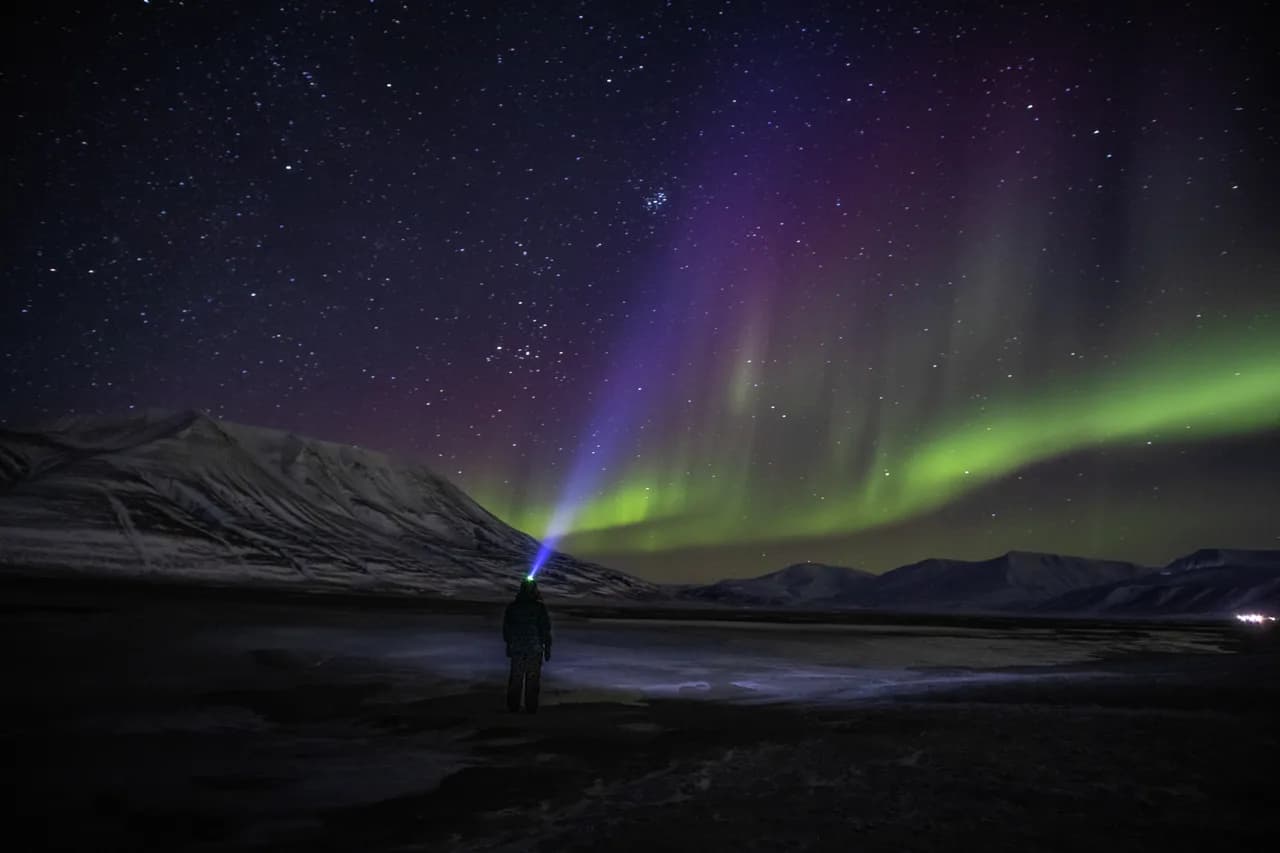 svalbard-northern-lights-151263-eveline-lunde