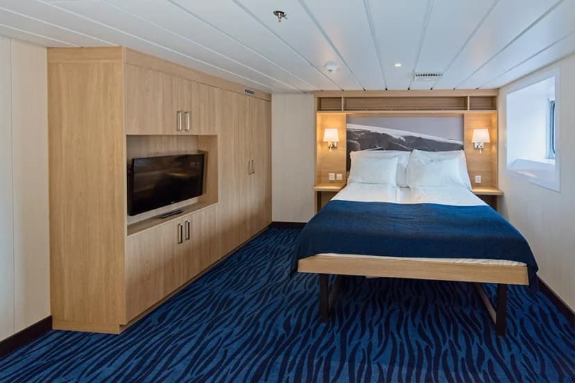 Q4 | Mini Suite