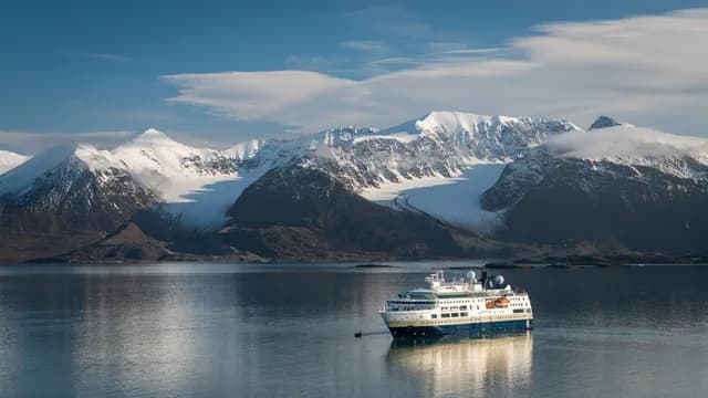Spitsbergen, Iceland, Faroe Islands – Island Hopping in and around the Arctic (Southbound)  