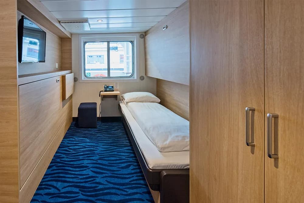 J3 | Outside cabin