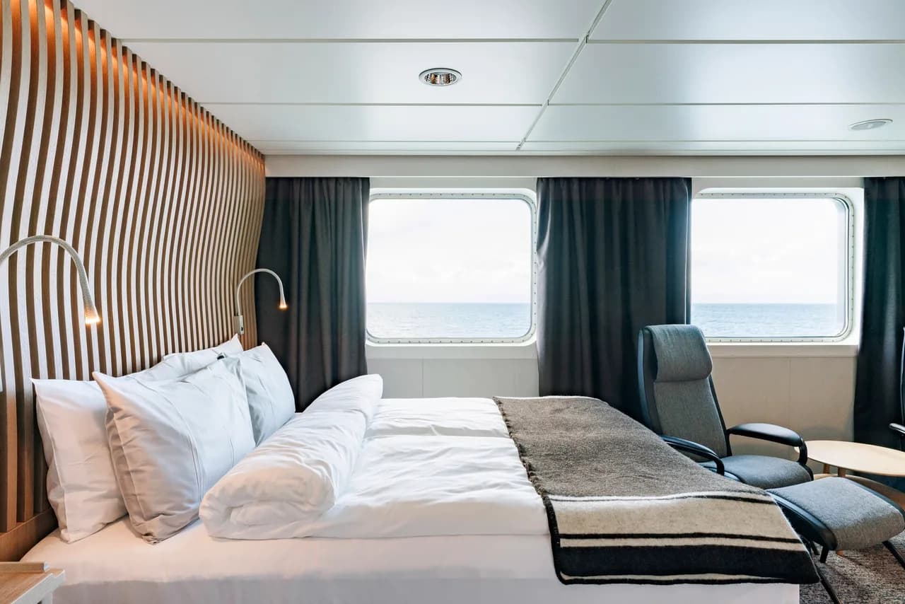 TY | Wheelchair-accessible outside cabin