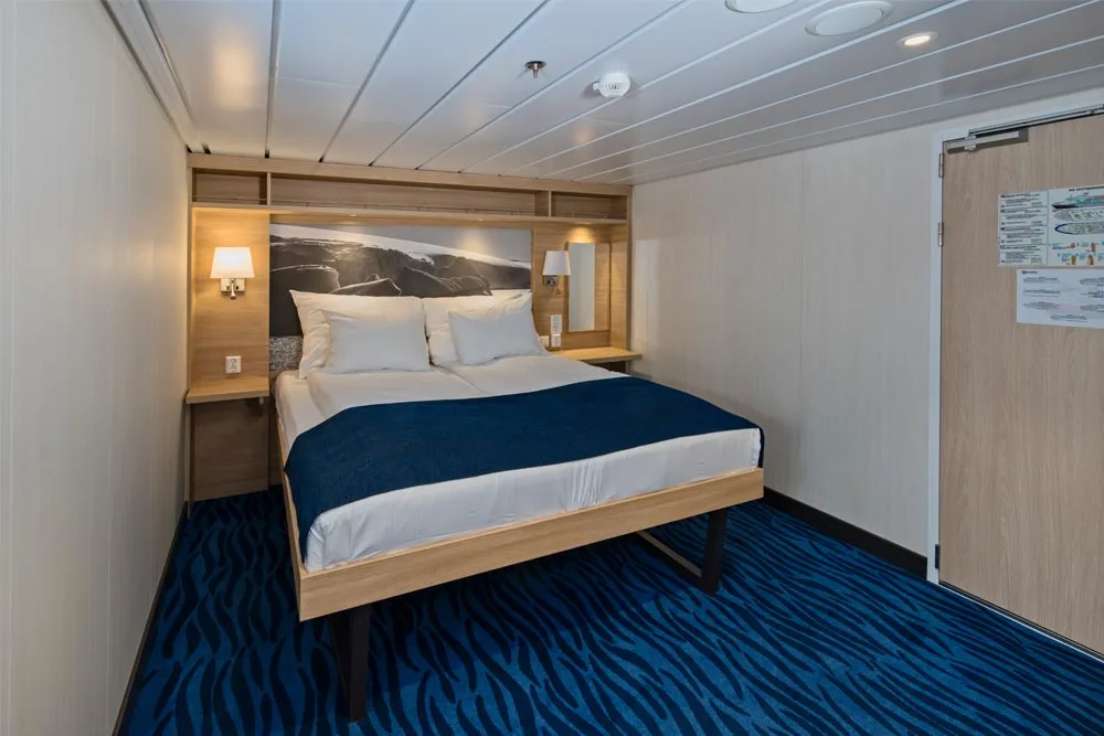 Q2 | Mini Suite