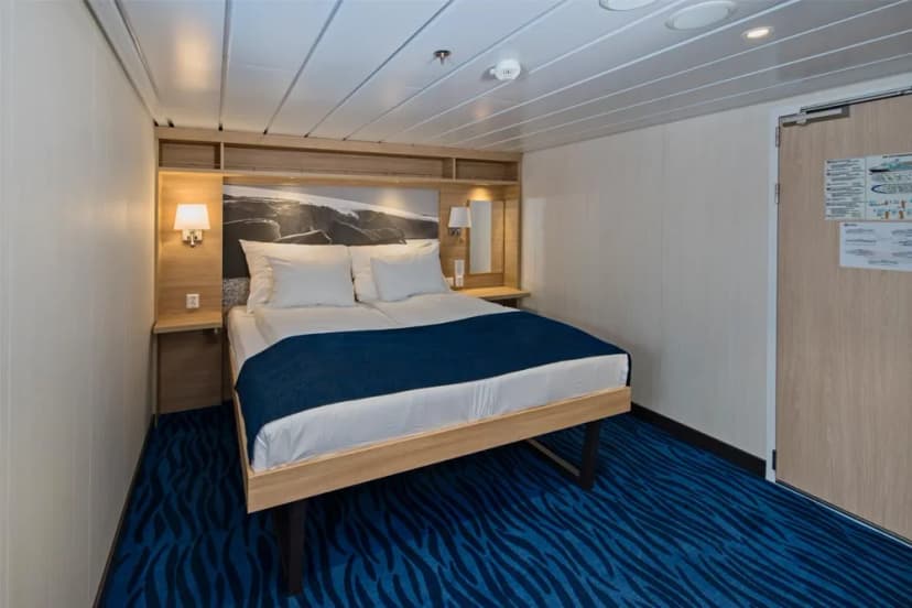 Q2 | Mini Suite