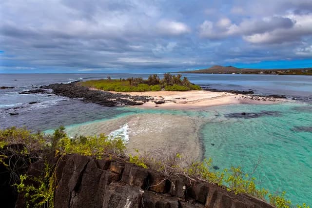 Galápagos Islands – Nine of the Best Isles (Western and Northern Route)