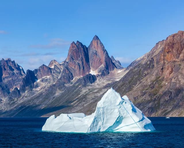 Northwest Passage - Through the Arctic Labyrinth