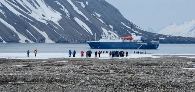 North Spitsbergen Basecamp - Free kayaking, Hiking, Photo Workshop