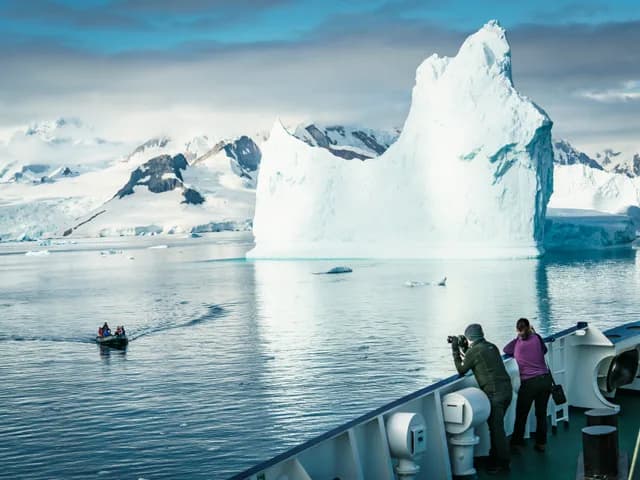 Falkland Islands - South Georgia - Antarctic Peninsula - Photography special