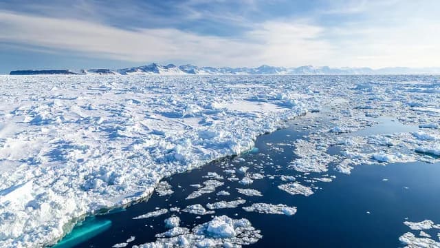 At the edge of the High Arctic