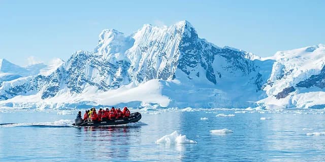 Beyond the Antarctic Circle – In the Wake of Jean-Baptiste Charcot