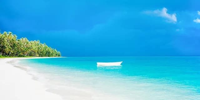Tropical Odyssey between Indonesia and North East Australia