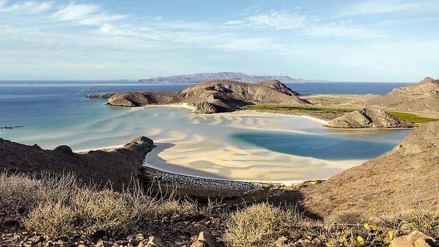 Exploration from Greenland to Canada via Saint Pierre and Miquelon