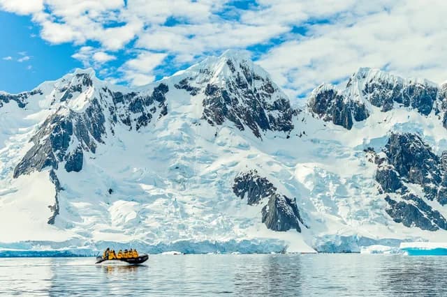 Antarctic Explorer: Discovering the 7th Continent