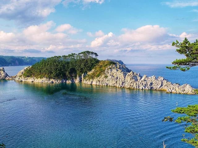28-Day Japan's Hidden Autumn Harbors & Korea