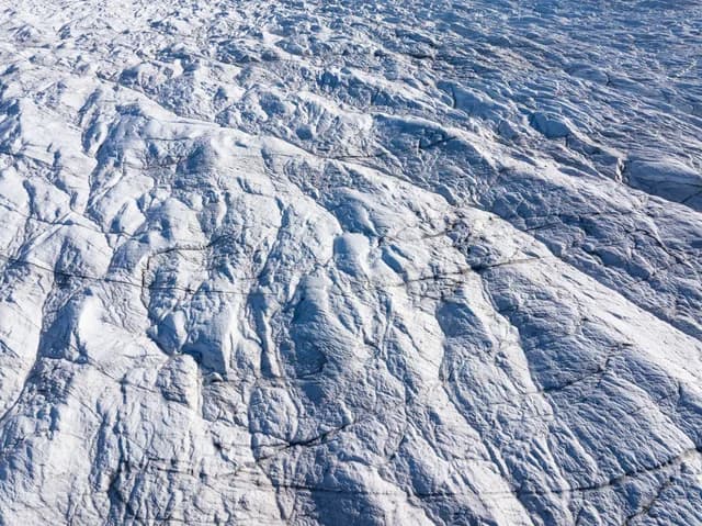 Expedition to Greenland, land of Northern Lights