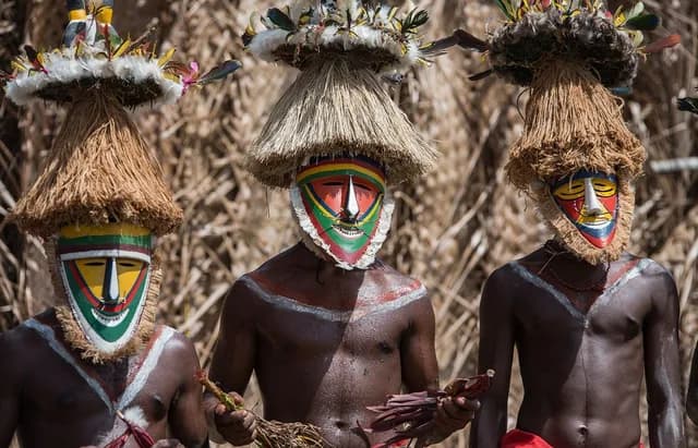 Solomon Islands Secrets: cruise from Guadalcanal to the Sepik River