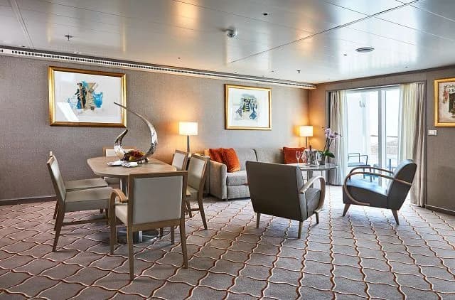Royal Suite (2 bedrooms)