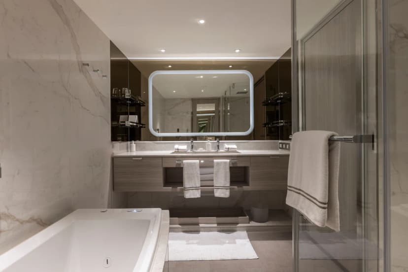 Silver Suite