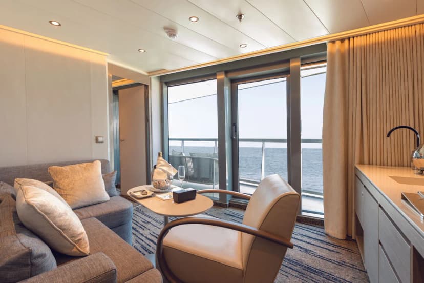 Silver Suite