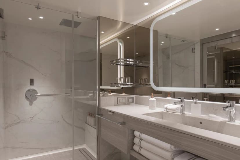 Deluxe Veranda Suite