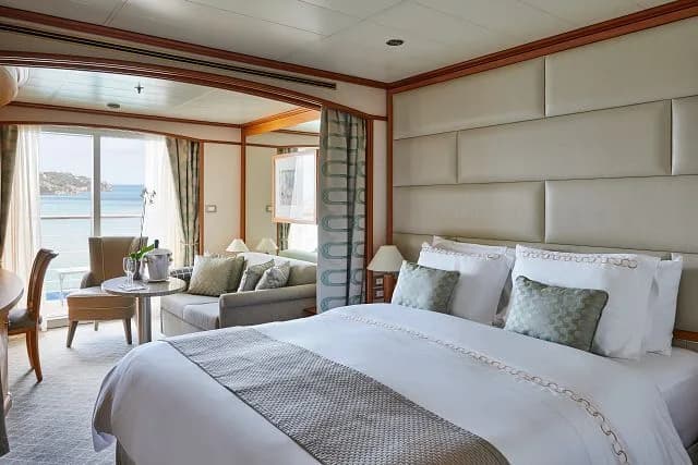 Deluxe Veranda Suite