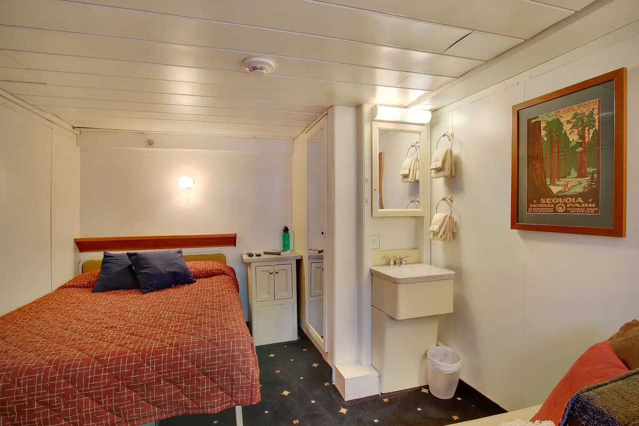 Pathfinder Cabin