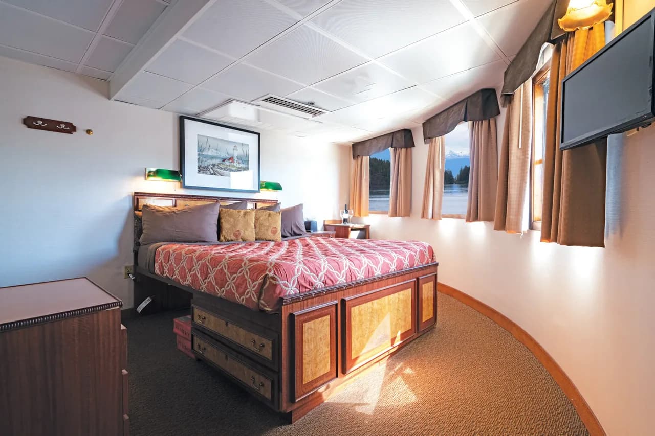 Jr Commodore Cabin