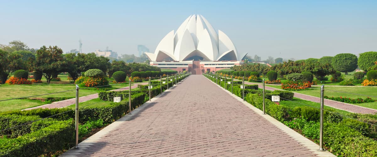 Golden Triangle and Luxury Lower Ganges River Cruise