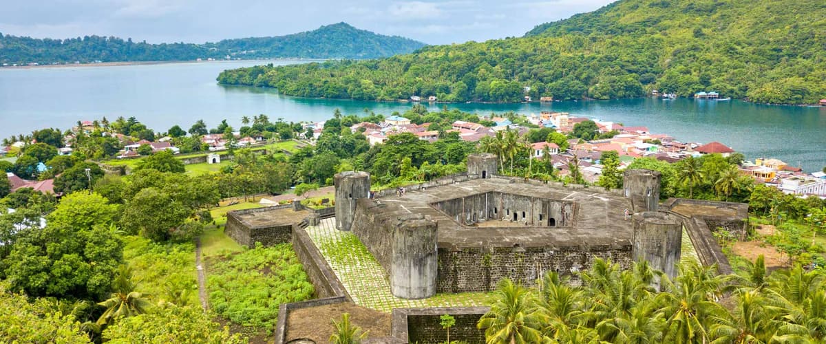 Secrets of the Spice Islands & Komodo