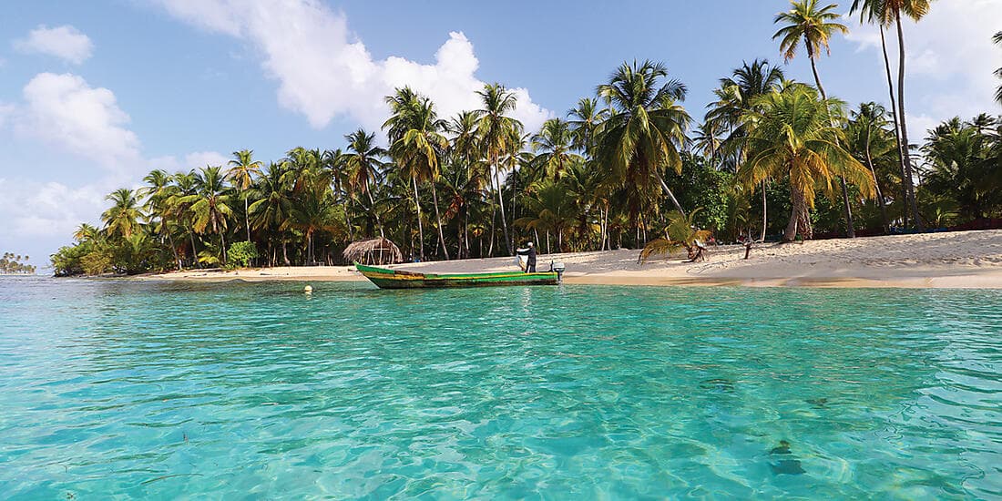Reverie under sail in the heart of the Lesser Antilles