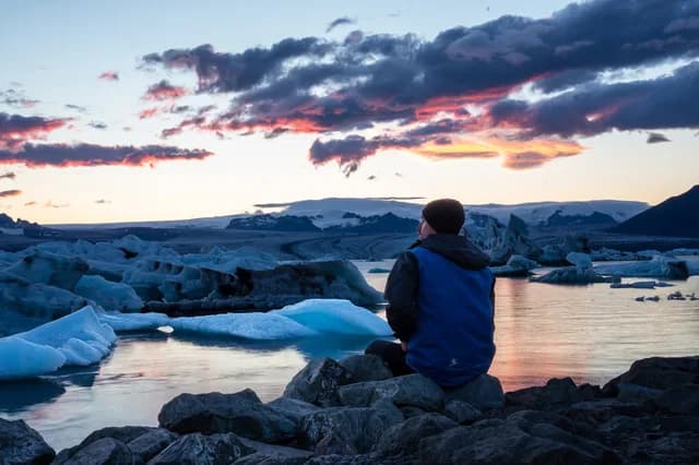 Iceland: Circumnavigating the Land of Fire & Ice