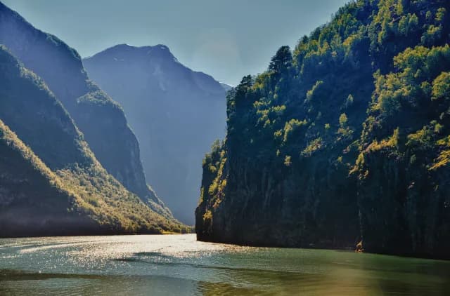 A Journey of Majestic Fjords and Northern Cities
