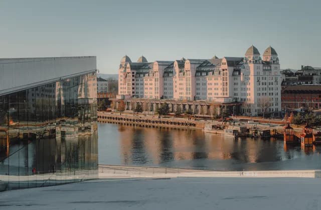 A Journey through Coastal Splendour & Vibrant Cityscapes