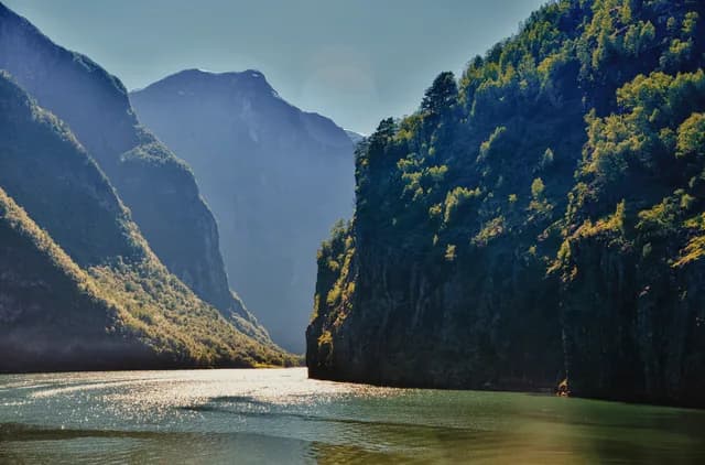 A Journey of Majestic Fjords and Northern Cities