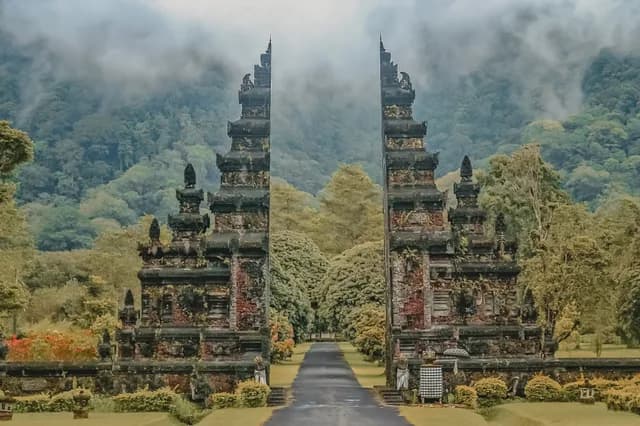 A Journey of Urban Adventures & Enchanting Scenery