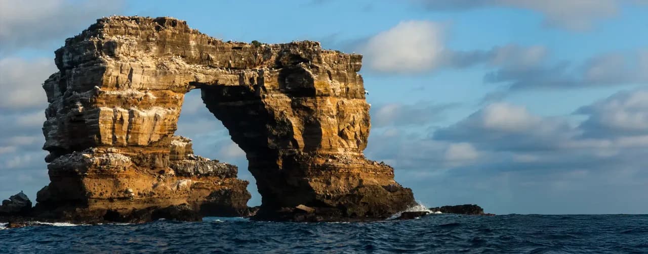 Darwin’s natural monument broke into two… pillars
