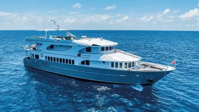 Galápagos Diving Liveaboard · Galaxy Diver III