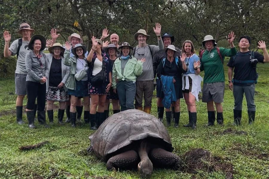 Different route Galapagos - Giant Tortoise Group
